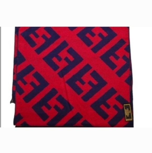 🏅Fantastic NWOT Fendi Zucca Cashmere Scarf🎩2024 TREND🍟+GIFT(C) - Picture 3 of 9
